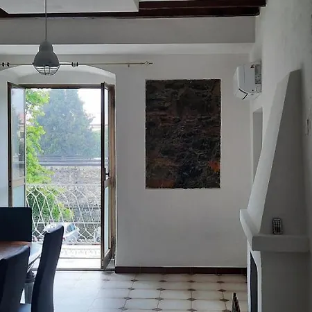 Ferry House Apartman