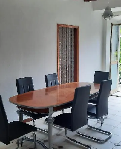 Ferry House Apartment *